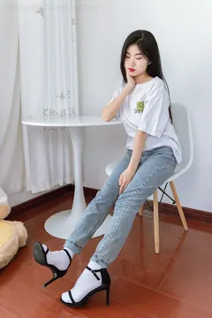 勿恋传媒 NO.1103 米米-春日马丁靴[169P/1V/4.91GB] - 2