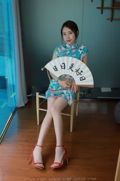 [IESS异思趣向] 耽丝 220607小婕的蓝色旗袍 [90P/89MB] - 3