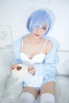 神楽板真冬 – 白丝蕾姆[150P/312MB]