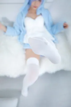 神楽板真冬 – 白丝蕾姆[150P/312MB] - 2
