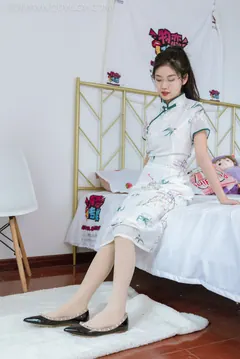 勿恋传媒 NO.1170 米米-不一样的旗袍[150P/1V/4.14GB] - 1