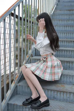 [IESS异思趣向] 2022.04.24 丝享家1069：团团《jk美眉》[84P/128MB] - 3