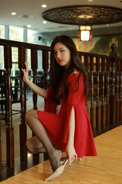 [IESS异思趣向] 2022.05.08 丝享家1082：小宝《红裙女神》[77P/117MB] - 4