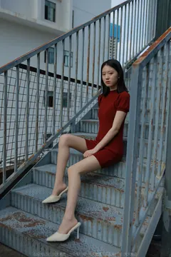 [IESS异思趣向] 耽丝 220915新人红龙 [76P/87MB] - 2