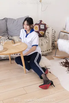 [BoBoSocks袜啵啵]NO.135 小甜豆-高跟鞋、黑丝（脚尖透明款）、裸足[140P/1V/5.86GB] - 1
