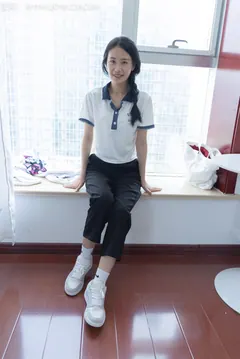 勿恋传媒 NO.1297 菜菜-萤火虫小巷[164P/1V/4.58GB] - 2