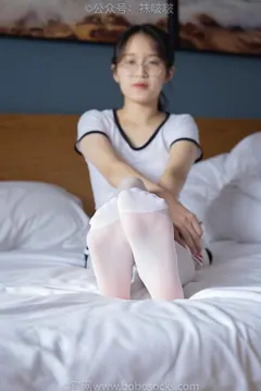 [BoBoSocks袜啵啵]积分限定作品 NO.004 熊熊-板鞋、白棉袜、白丝[139P/1V/6.72GB] - 1