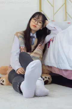 勿恋传媒 NO.1323 兮兮-孤岛的鲸[152P/1V/3.64GB] - 3