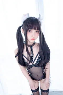 神楽板真冬 – 黑丝与黑胶[75P/167MB] - 2
