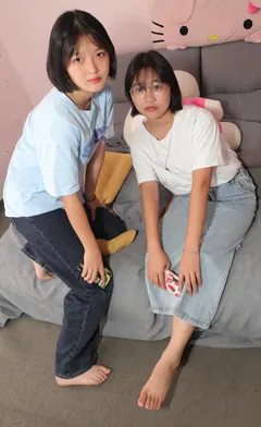 Pary摄影 NO.010 可爱的新模彤彤与小谊脚底秀[101P/571MB] - 3
