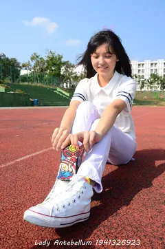 [战前女神] 美腿镁足精品摄影套图 002 [150P/257MB] - 1