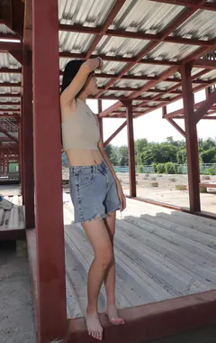 Pary摄影 NO.021 极品镁钕校花思思全程赤脚拍照后亮出脏脚底[130P/475MB] - 4