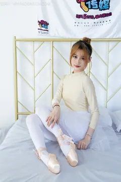 勿恋传媒 NO.1387 卿卿-流光一瞬[158P/1V/3.98GB] - 3