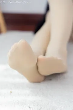 勿恋传媒 NO.1407 菜菜-青涩初恋[147P/1V/3.29GB] - 1