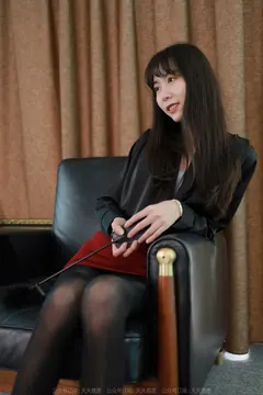[IESS异思趣向] 2022.07.23 丝享家1156：团团《长腿红与黑》[86P/137MB] - 3