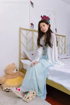 勿恋传媒 NO.1438 纤纤-海的女儿[150P/1V/3.92GB] - 2