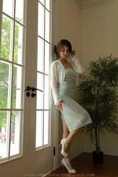 [IESS异思趣向] 2022.07.28 丝享家1161：小宝《巴黎假期》[81P/132MB] - 2