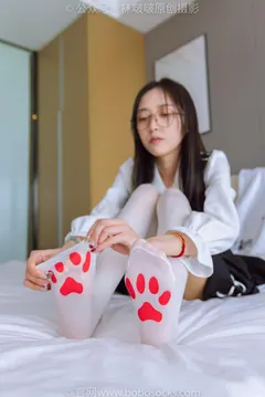 [BoBoSocks袜啵啵]NO.177 稚予-皮鞋、厚白丝（脚底猫爪印款）[140P/1V/5.50GB] - 3