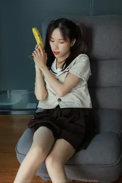 [IESS异思趣向] 2022.08.03 丝享家1166：美子《香蕉少女》[80P/112MB] - 2