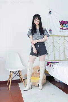 勿恋传媒 NO.1446 兮兮-阳光甜蜜蜜[177P/1V/3.95GB] - 3