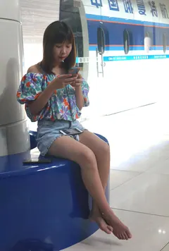 [Pary学生模拍] No.039 小燕的37码美jiao [77P/349MB] - 3