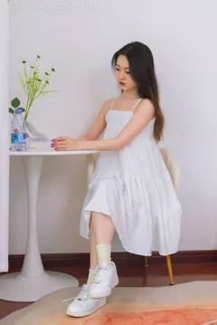 勿恋传媒 NO.1492 文文-白日云朵[150P/1V/3.72GB] - 1