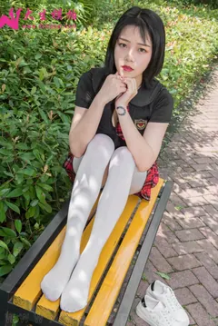 大生模拍 No.130 小雅 绿色阳光下的白丝 [55P/1V/525MB] - 2