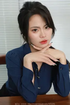 [IESS异思趣向] 耽丝 2023.02.23 兔兔（办公室上集） [76P/80M] - 1