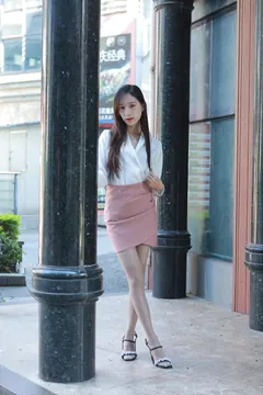 [IESS异思趣向] 2022.10.27 丝享家1250：美子《街角的爱人》[88P/92MB] - 2