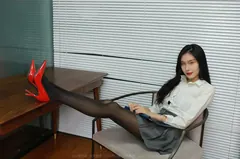 [IESS异思趣向] 2022.11.04 丝享家1258：胆胆《红色高跟鞋》[95P/164MB] - 3