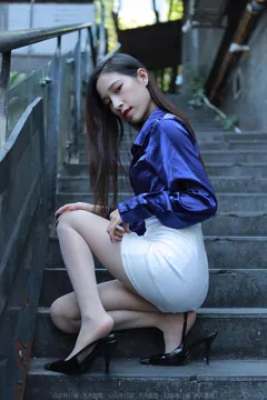 [IESS异思趣向] 2022.11.06 丝享家1260：美子《白裙街拍》[89P/101MB] - 3