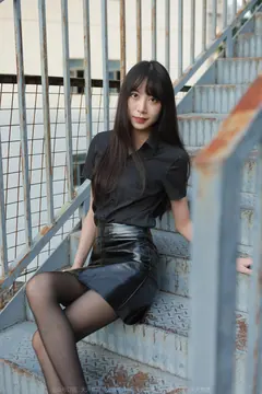 [IESS异思趣向] 2022.11.16 丝享家1270：团团《长腿红高跟》[83P/105MB] - 3