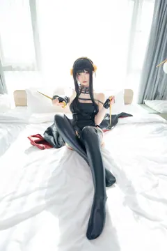 网紅Coser@神楽坂真冬写真《约尔太太你也不想_____》[75P/145MB] - 2