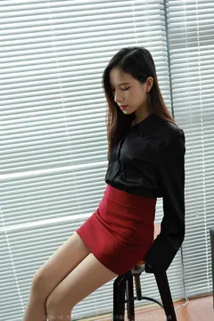 [IESS异思趣向] 2022.12.03 丝享家1287：美子《玉足佳人》[91P/97MB] - 2