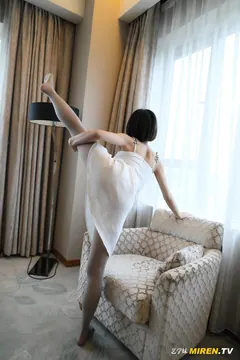 [ROSI艺XUE妹]2020.04.28 NO.121[64+1P/52MB] - 4