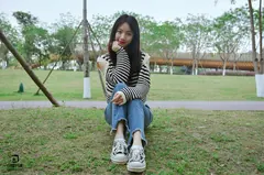 [织梦映像]NO.016 少女牛仔裤草地白袜[80P/1V/2.47GB] - 2