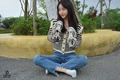 [织梦映像]NO.016 少女牛仔裤草地白袜[80P/1V/2.47GB] - 3