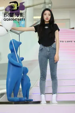 [织梦映像]NO.018 大家闺秀大镁钕白袜裸足[100P/1V/2.22GB] - 4