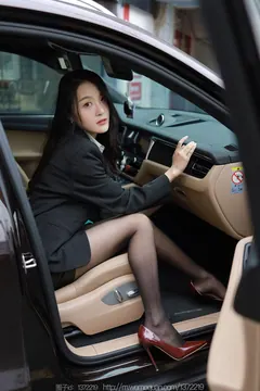 [IESS异思趣向] 2023.01.11 丝享家1326：婉萍《镁钕专车》[88P/89MB] - 2