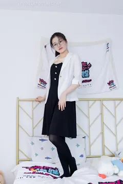勿恋传媒 NO.1640 青柠-木叶落秋声[154P/1V/3.57GB] - 1