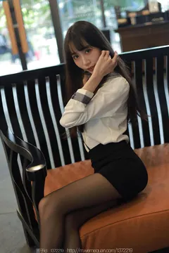 [IESS异思趣向] 2023.02.14 丝享家1361：团团《美腿下午茶》[93P/98MB] - 2