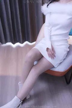 初夏女神 NO.010 依依 2022款白色毛领连衣裙搭白色短靴[147P/1V/5.55GB] - 4
