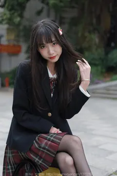 [IESS异思趣向] 2023.02.23 丝享家1370：团团《春天的味道》[77P/98MB] - 2