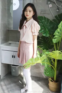 初夏女神 NO.015 十一 粉色S码休闲JK搭白色高跟鞋[97P/1V/6.40GB] - 2