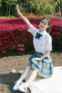 初夏女神 NO.019 念念 墨绿色JK搭配三叶草贝壳头鞋期[155P/1V/4.84GB] - 4