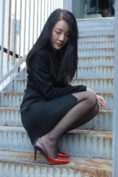 [IESS异思趣向] 2023.04.18 丝享家1425：婉萍《小辣椒》[85P/96MB] - 4