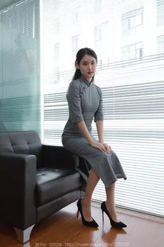 [IESS异思趣向] 2023.04.26 丝享家1433：小宝《旗袍半筒丝》[87P/95MB] - 2