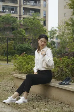 初夏女神 NO.042 小悦悦 职场小白[129P/1V/5.48GB] - 1