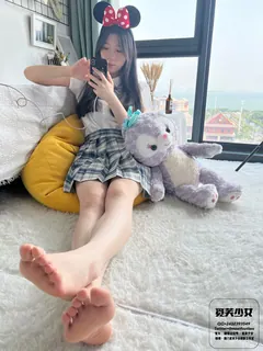 [觅芙少女]NO.003 风中摇曳的JK至服与18岁的青春一起绽放[151P/3V/7.11GB] - 1