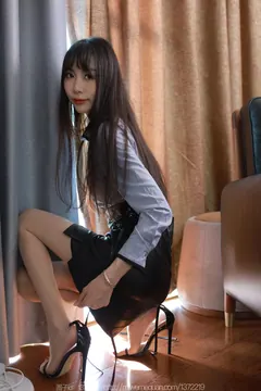 [IESS异思趣向] 2023.09.03 丝享家1523：团团《那一道光》[88P/87MB] - 1